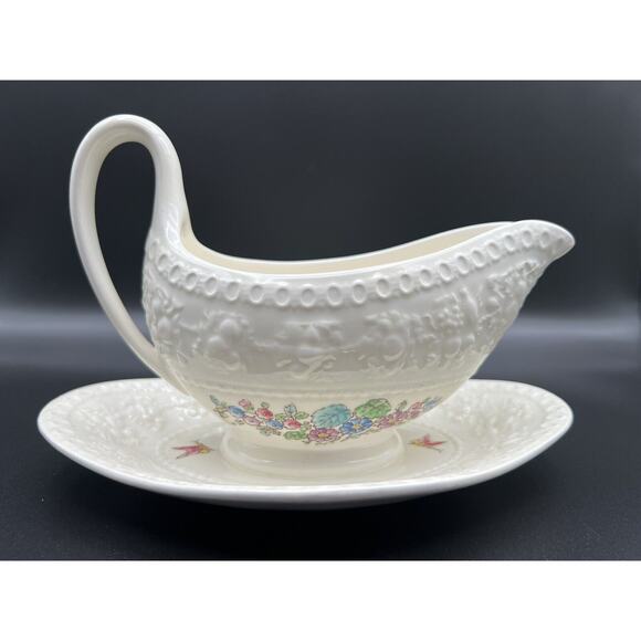 Wedgwood Montreal Gravy Boat w Attached Underplate Discontinued Made in England - Picture 6 of 11